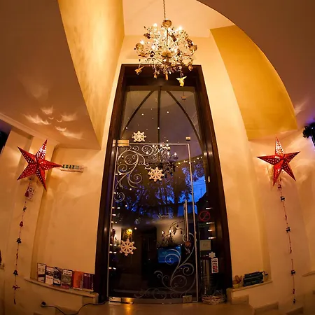 하이 부티크 호텔 3*