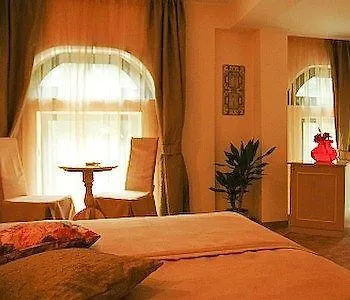 Hi Boutique Hotell 3*