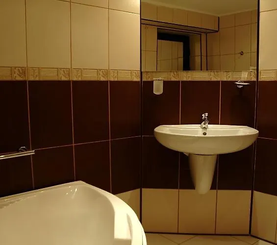 하이 부티크 3* 바르나