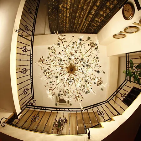 Hi Boutique 3*