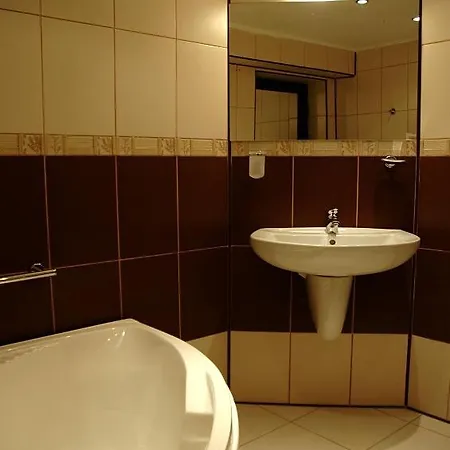 Hi Boutique 3* Warna